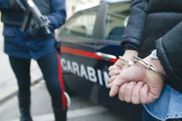 Sorpreso mentre nasconde fucile in campagna sorpreso-mentre-nasconde-fucile-in-campagna-arrestato
