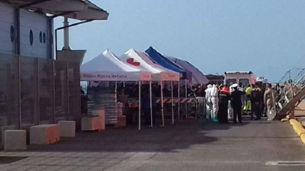 migranti-procede-identificazione-dei-900-profughi