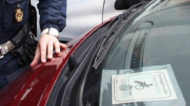 Parcheggi disabili parcheggi-disabili-la-municipale-multa-cittadino-con-pass-abusivo
