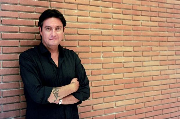 rissa-in-piazza-a-santa-teresa-cristiano-de-andr-and-egrave-insulta-la-compagna