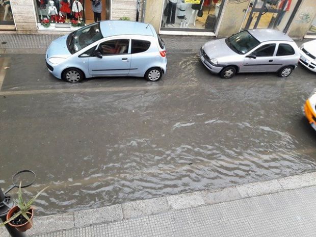 Maltempo: nubifragio su Cagliari maltempo-nubifragio-su-cagliari-aereo-atterra-ad-alghero