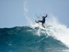 il-surfista-matteo-calatri-in-gara-in-portogallo