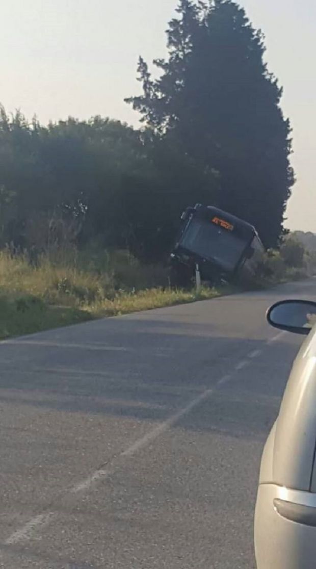 san-sperate-malore-all-autista-pullman-arstin-cunetta