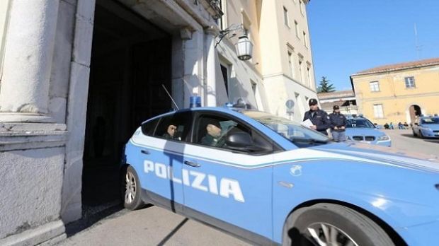 tentano-di-forzare-auto-e-trovati-in-possesso-di-cocaina-e-soldi-arrestati-due-giovani