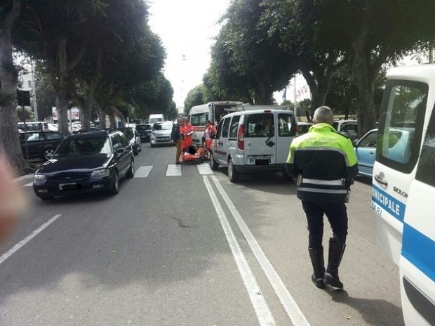 investe-pedone-su-strisce-pedonali-un-ferito
