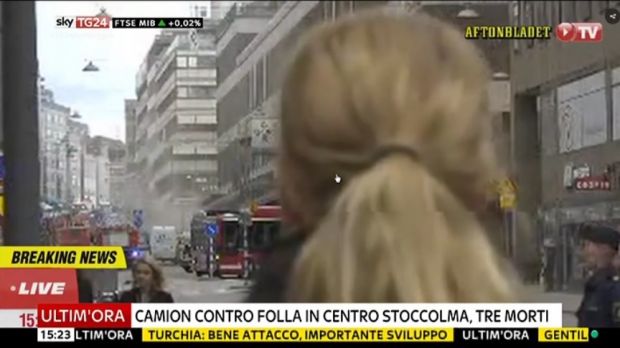 camion-contro-la-folla-in-centro-stoccolma-tre-morti