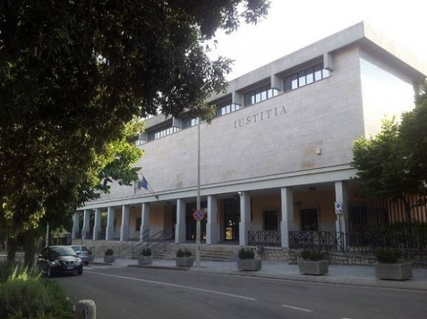 picchia-e-minaccia-compagna-col-coltello-arrestato-nigeriano