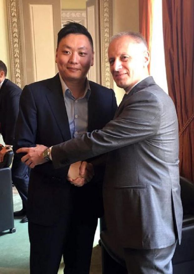 Closing Milan closing-milan-berlusconi-vende-il-club-ai-cinesi