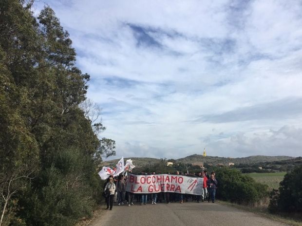 Indagati per disordini Capo Frasca indagati-per-disordini-capo-frasca-a-foras-and-quot-denunciamo-l-and-rsquo-atteggiamento-della-questura-di-cagliari