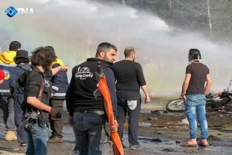 siria-autobomba-sui-profughi-in-fuga-ad-aleppo-almeno-100-morti