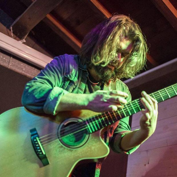 Approda a Cagliari il noto chitarrista Nazzareno Zacconi approda-a-cagliari-il-noto-chitarrista-nazzareno-zacconi