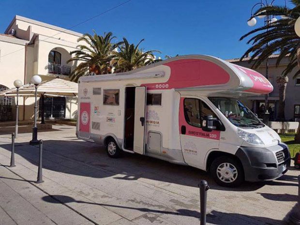 Giro d’Italia: riparte “CamineRas in rosa” giro-d-and-rsquo-italia-riparte-and-ldquo-camineras-in-rosa-and-rdquo-il-camper-della-regione-sardegna