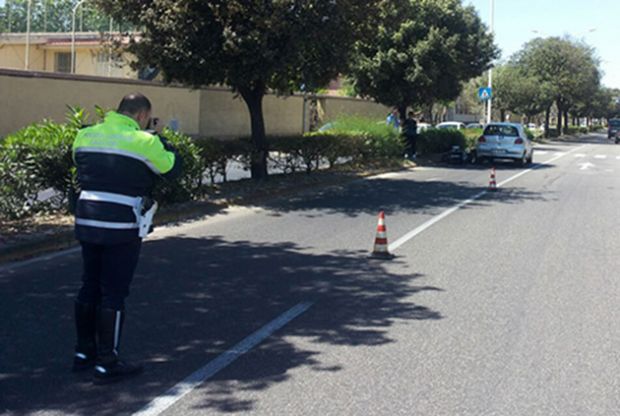 scontro-auto-moto-un-ferito