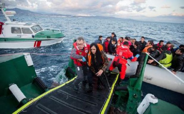 migranti-recuperati-6-cadaveri-a-lesbo