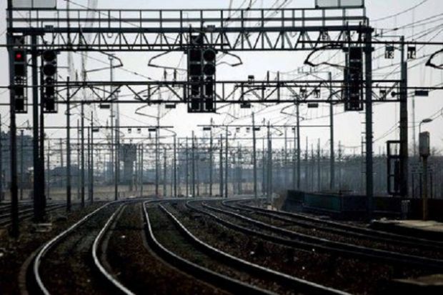 18enne-muore-folgorato-su-tetto-treno