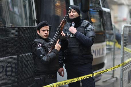 Esplosione bus studenti Istanbul esplosione-bus-studenti-istanbul-feriti