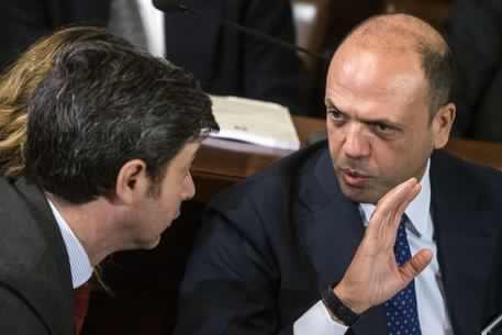 migranti-ong-governo-diviso-alfano-con-il-pm-and-quot-ha-totalmente-ragione-and-quot-orlando-lo-atta