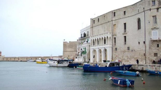 anziano-precipita-da-scogliera-e-muore-forse-spinto-da-ragazzini