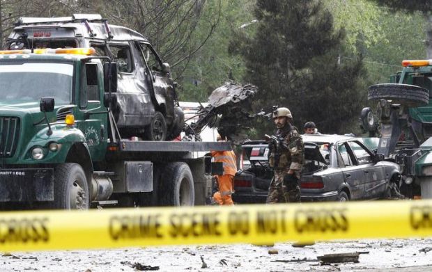 afghanistan-autobomba-a-kabul-otto-morti