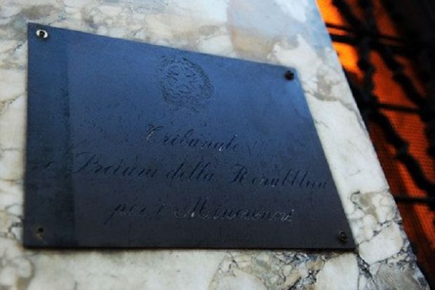 a-15-anni-investe-la-madre-che-muore