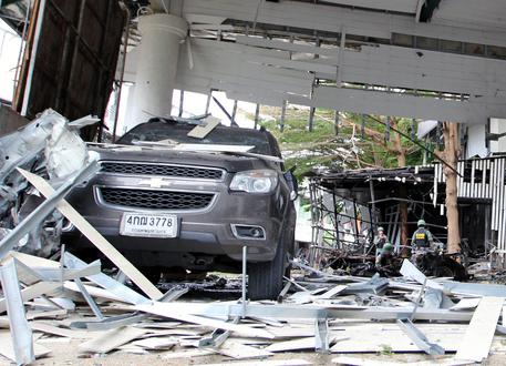 thailandia-2-bombe-esplodono-in-centro-commerciale