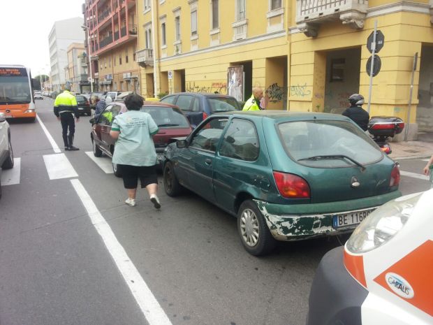 cagliari-tamponamento-in-via-sant-avendrace-possibili-rallentamenti
