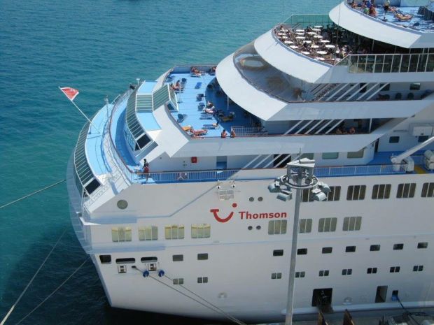 nave-da-crociera-a-sorpresa-in-porto-cagliari