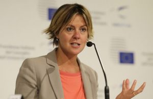 vaccini-si-nega-la-libert-and-agrave-di-scelta-lorenzin-and-quot-pronto-testo-su-obbligo-a-scuola-and-quot