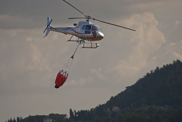 torna-l-incubo-incendi-diversi-roghi-nel-cagliaritano-interviene-elicottero