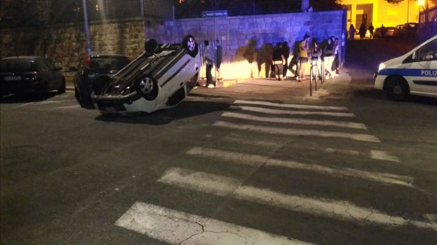 cagliari-auto-perde-il-controllo-e-si-ribalta