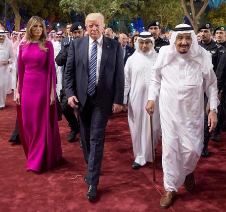 trump-in-arabia-saudita-si-rivolge-ai-musulmani-combattere-l-estremismo-islamico