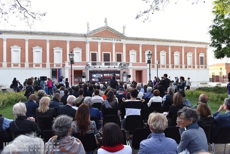 libri-a-cagliari-and-quot-biblioteca-vivente-and-quot-con-i-migranti