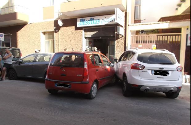 cagliari-incidente-tra-due-auto-ferita-una-donna
