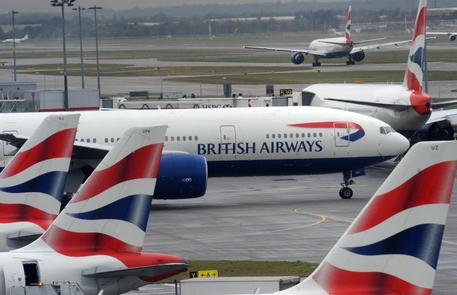 computer-in-tilt-aerei-british-airways-ancora-a-terra