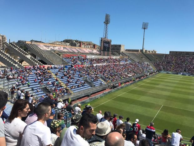 Il Cagliari trionfa nell'ultima gara di sempre al Sant'Elia: con il Milan finisce 2-1 il-cagliari-trionfa-nell-ultima-gara-di-sempre-al-sant-elia-con-il-milan-finisce-2-1
