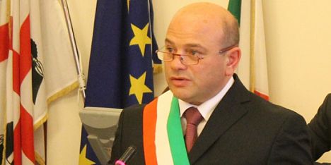 attentati-a-sindaci-sanna-and-quot-mobilitiamoci-per-isolare-violenti-and-quot