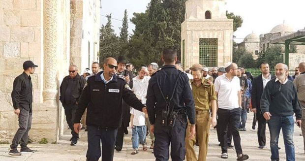 161-israeliani-invadono-la-moschea-al-aqsa-durante-il-4-and-deg-giorno-di-ramadan