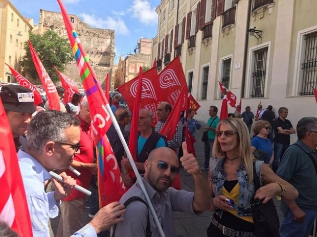 Voucher voucher-cgil-in-piazza-a-cagliari-davanti-prefettura