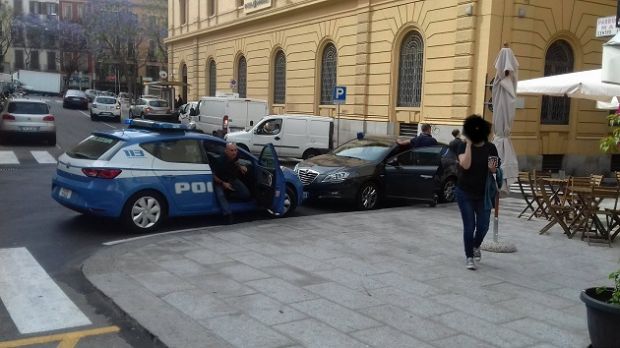 preleva-da-bancomat-e-viene-aggredito-e-rapinato-a-cagliari