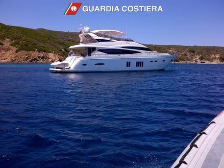 barca-all-asinara-multato-il-comandante