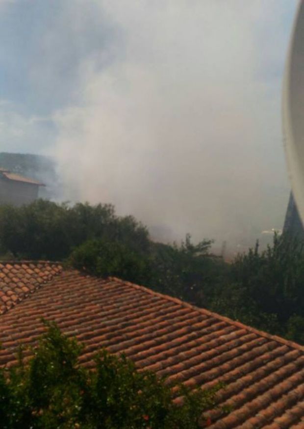 paura-a-milis-fiamme-vicino-alle-abitazioni