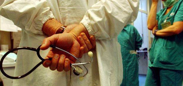 sanit-and-agrave-olbia-mancano-ostetriche-e-comincia-emergenza-estiva
