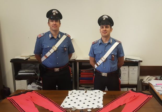 carbonia-rubano-vestiti-nel-negozio-vestis-arrestati-due-giovani