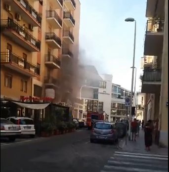 incendio-in-una-pizzeria-intervengono-vigili-del-fuoco