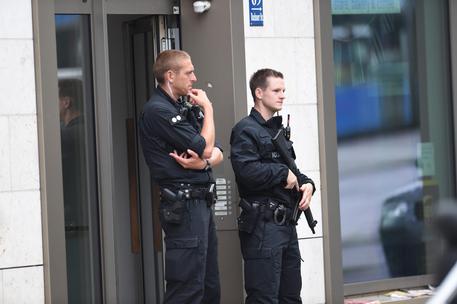 spari-a-monaco-ferito-non-and-egrave-terrorismo