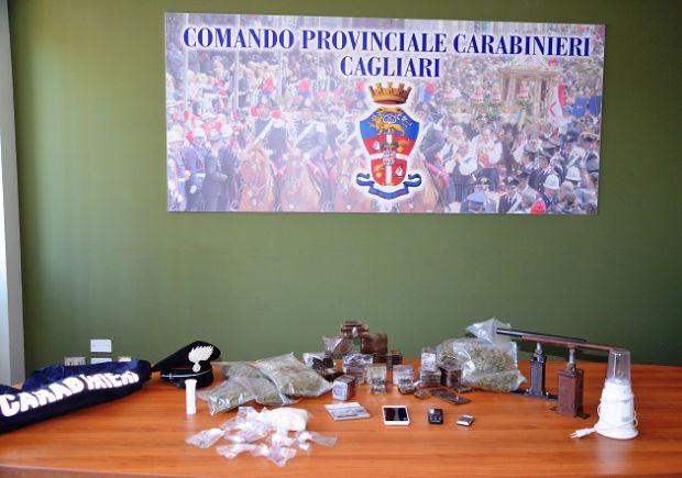 pirri-carabinieri-trovano-in-camera-da-letto-droga-per-30mila-euro-arrestato