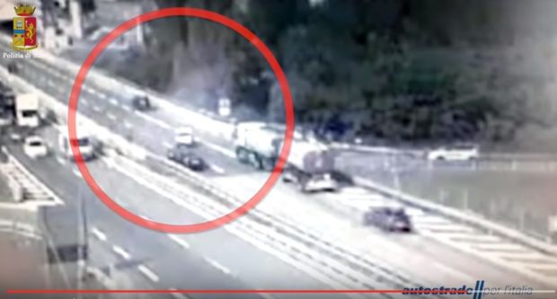 vecchietto-entra-contromano-in-a7-e-provoca-incidente