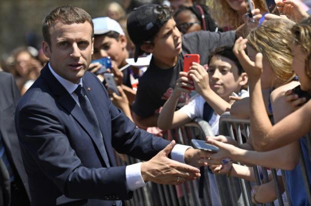 macron-stravince-maggioranza-assoluta
