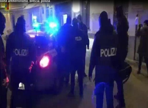 Iracheno arrestato per terrorismo: "Agli infedeli va tagliata la gola" iracheno-arrestato-per-terrorismo-and-quot-agli-infedeli-va-tagliata-la-gola-and-quot
