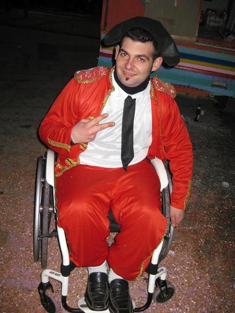 giovane-paraplegico-popolo-web-si-mobilita-per-sue-cure